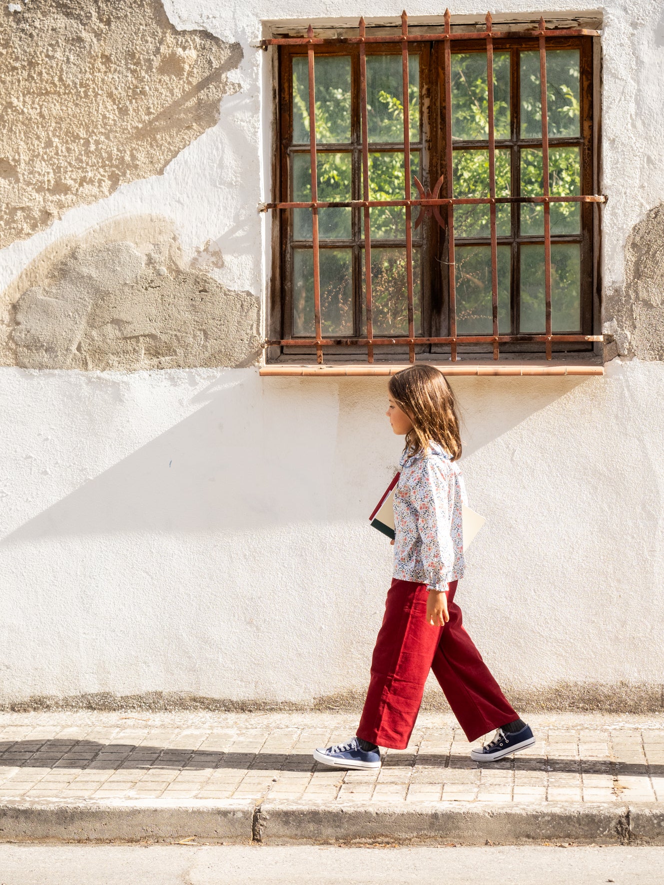 Pantalón pana burdeos