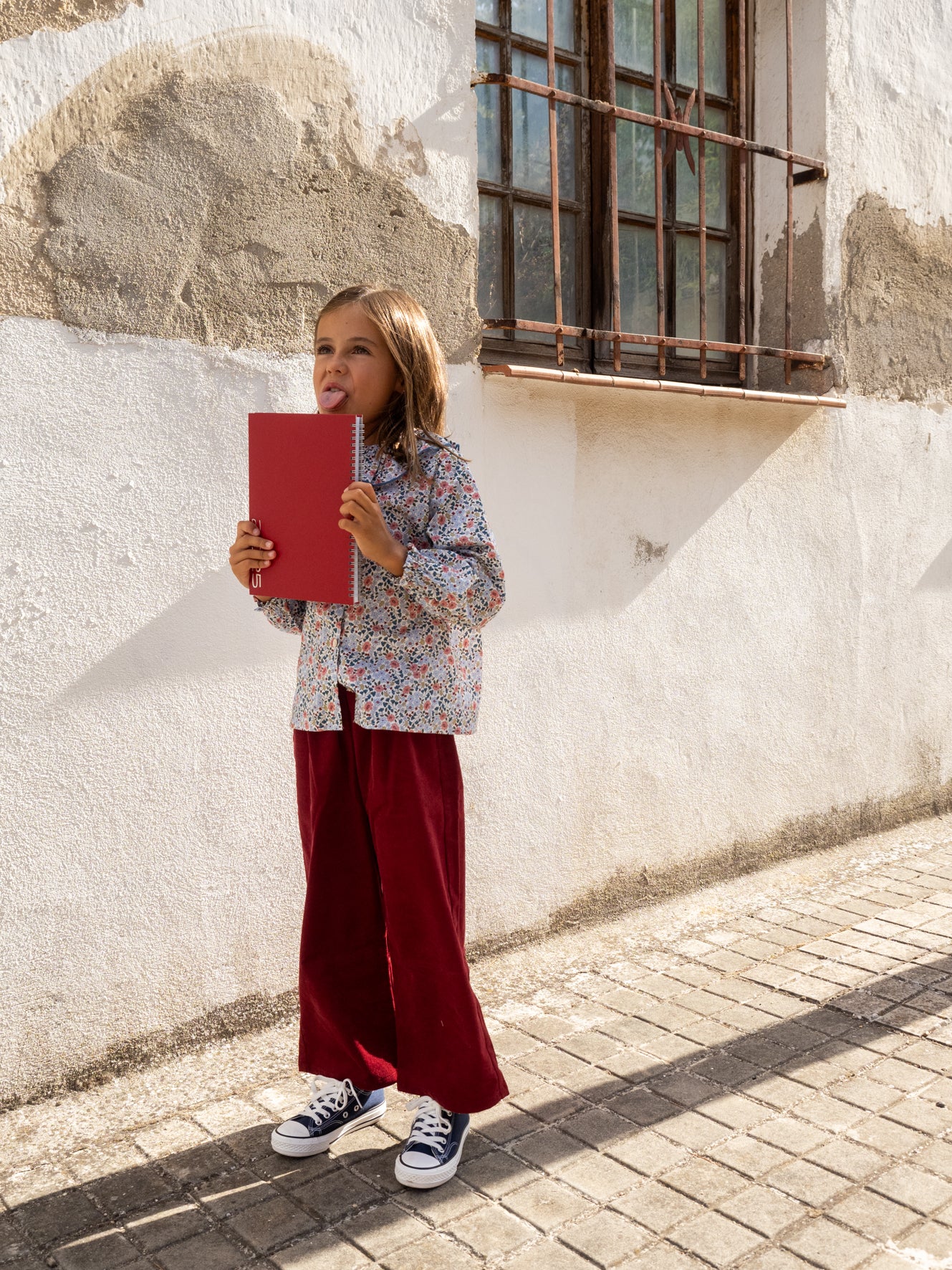 Pantalón pana burdeos