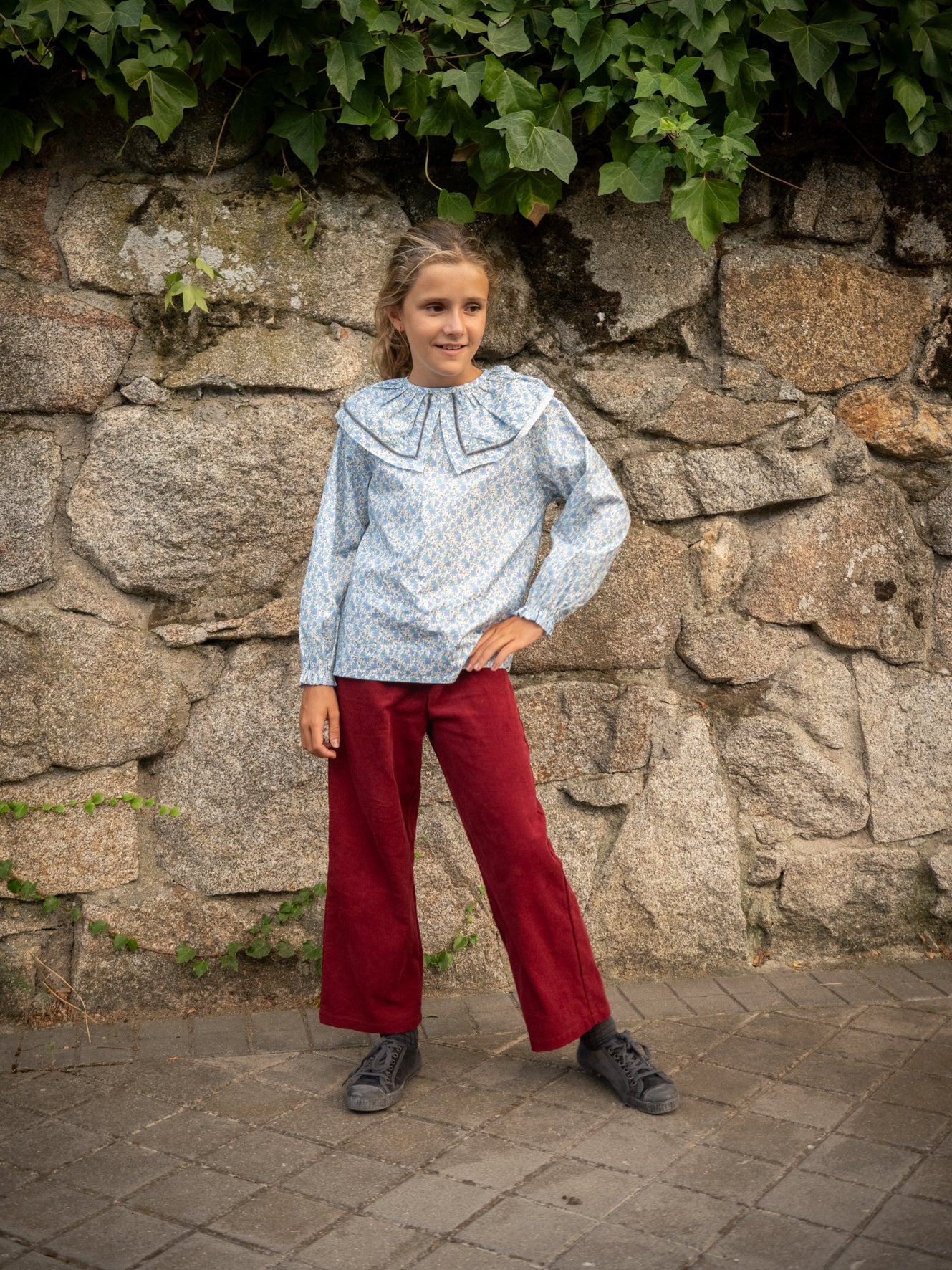 Pantalón pana burdeos