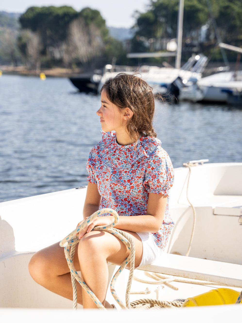 Blusa cuello flores