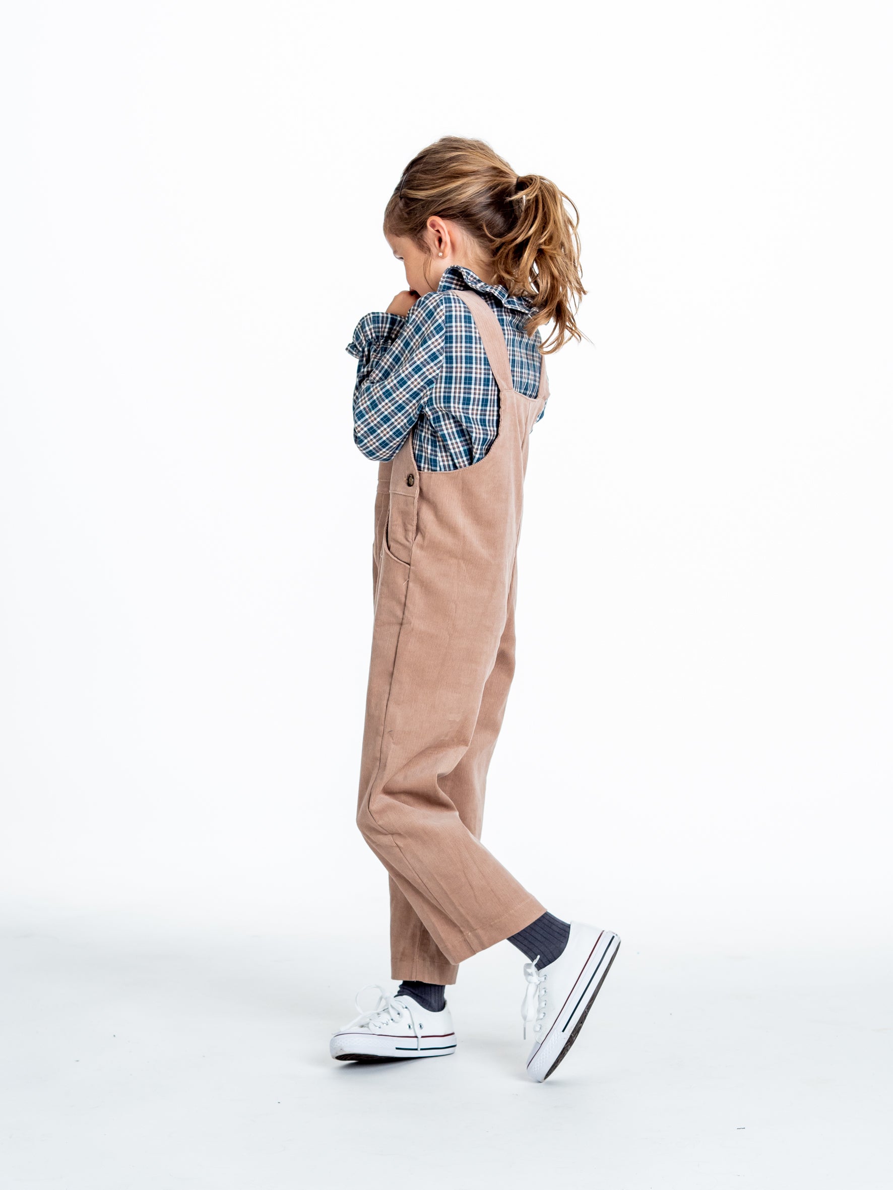 Salopette en velours côtelé beige