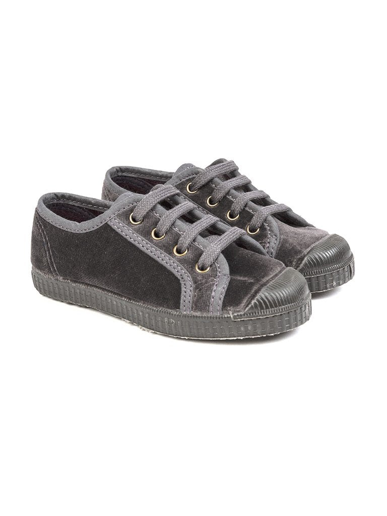 Zapatillas terciopelo gris – Minis Baby&Kids
