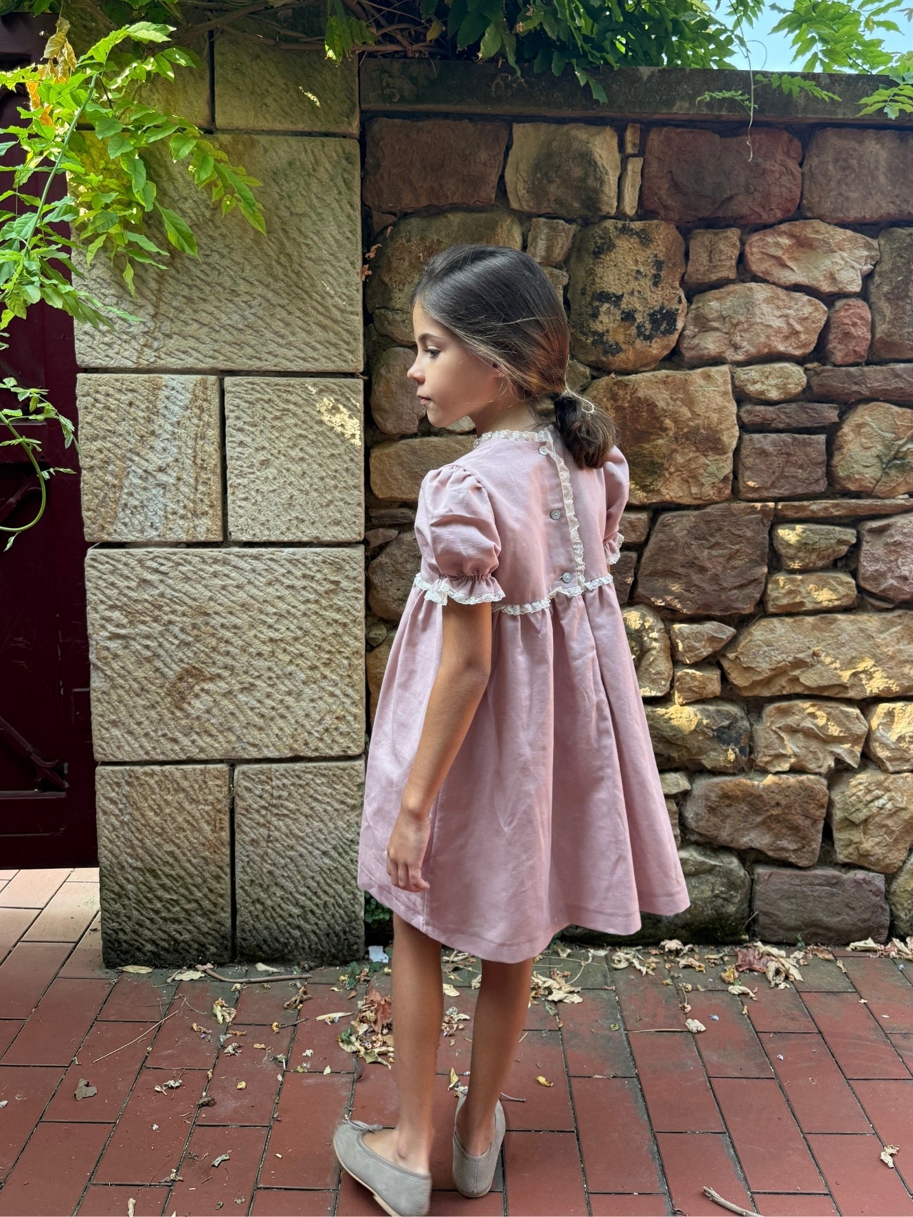 Vestido rosa nude manga corta