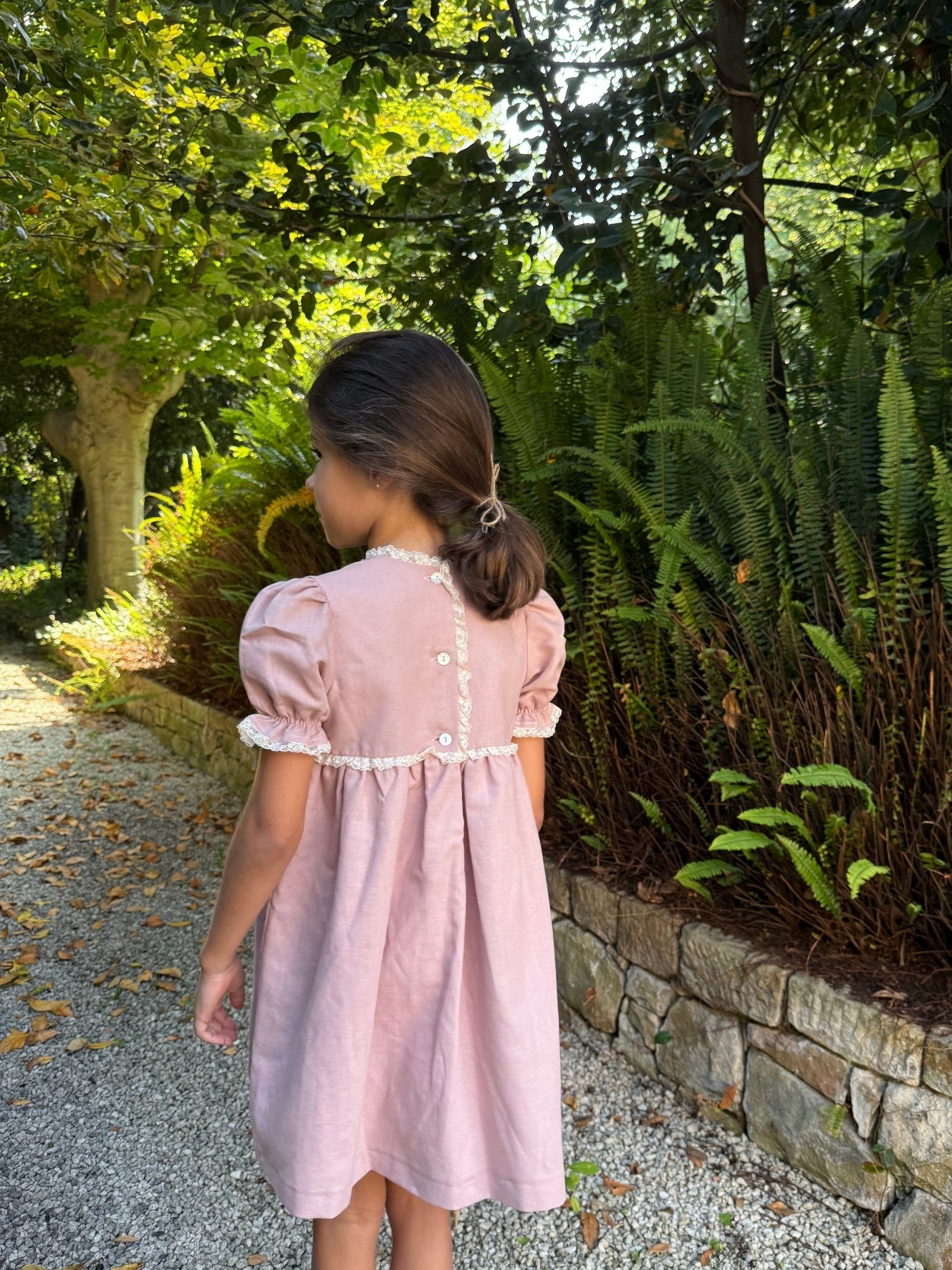 Vestido rosa nude manga corta