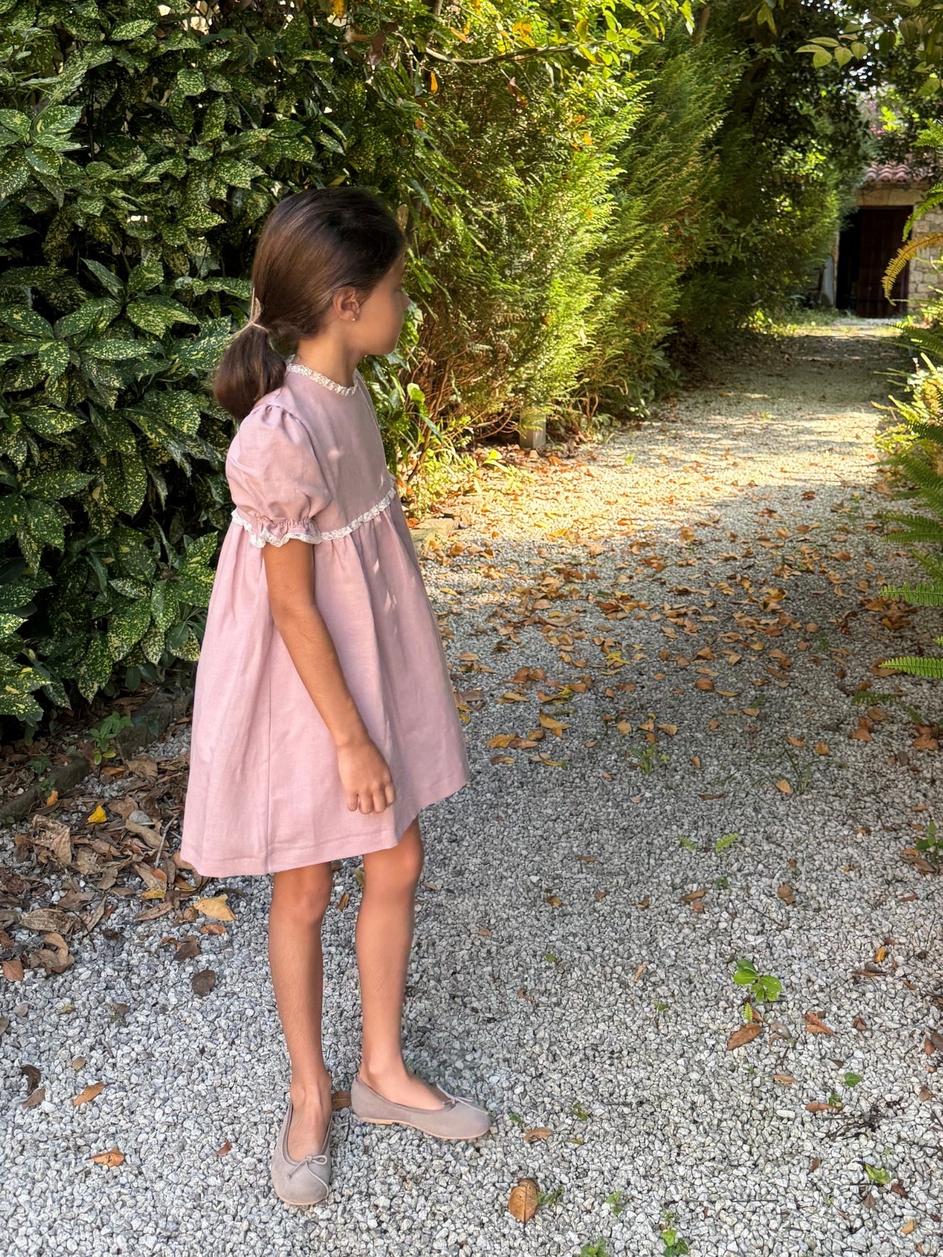 Vestido rosa nude manga corta