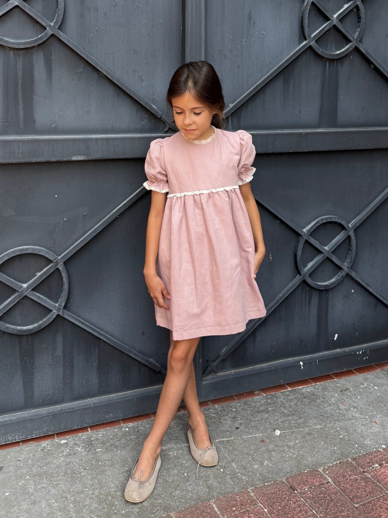 Vestido rosa nude manga corta