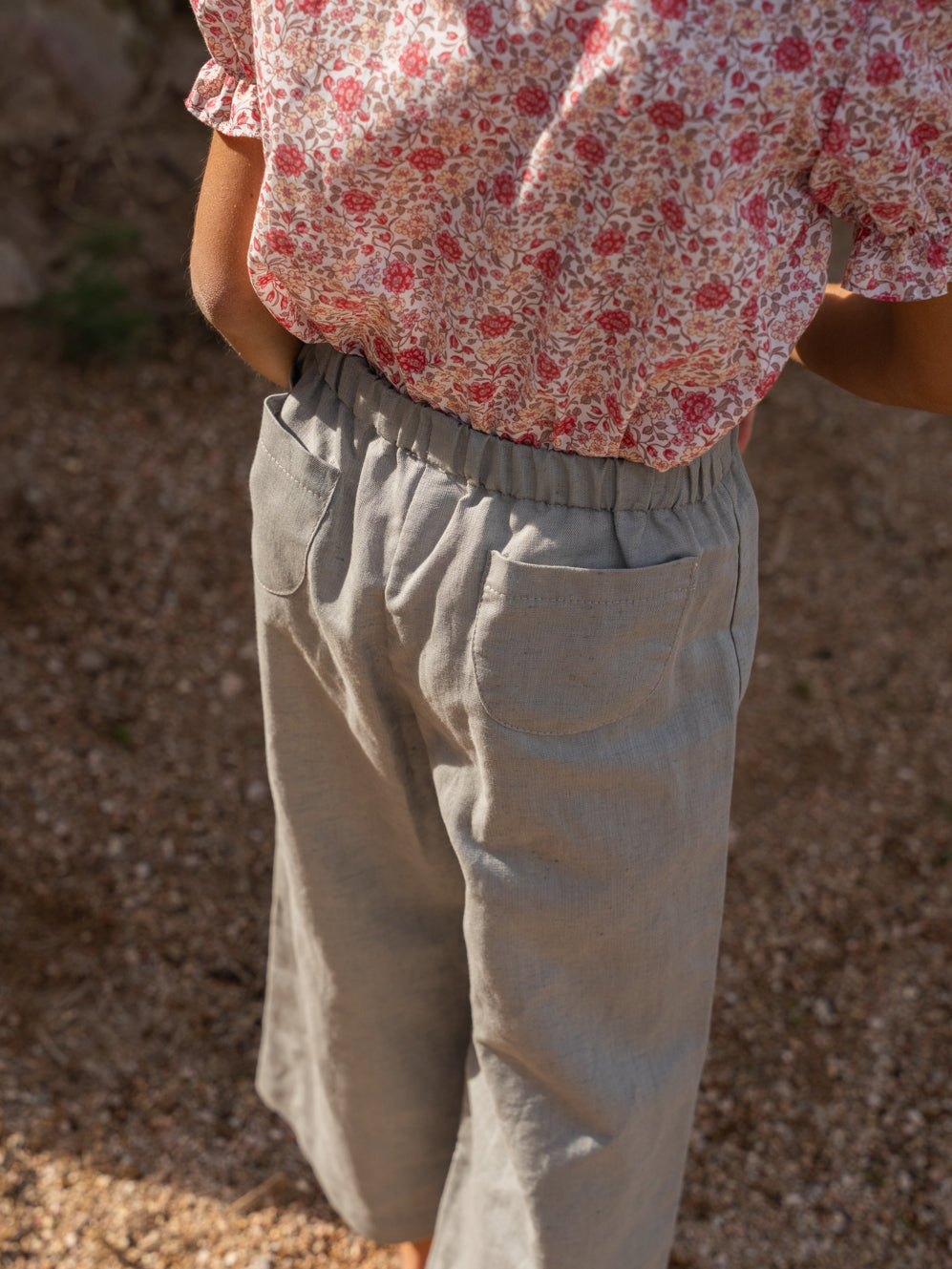 Pantalón lino verde liquen