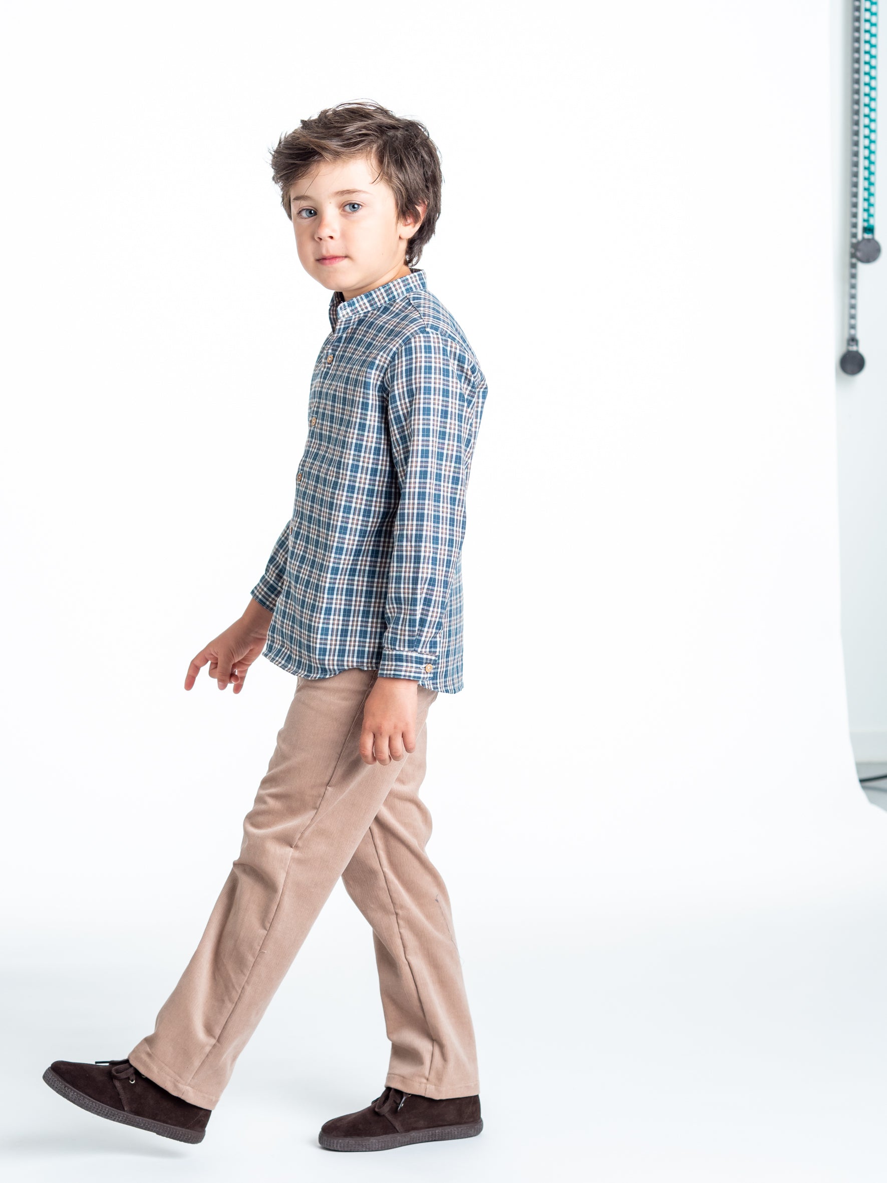 Pantalon long en velours côtelé beige